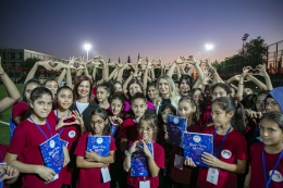 Meral Seçer, Dilek İmamoğlu'nu Kır Çiçekleriyle Buluşturdu