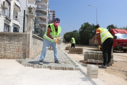 Toroslar'da Yollar Kilit Parke İle Yenileniyor