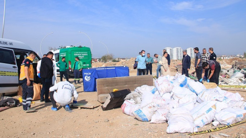 Tarsus’ta Çekyatın İçinden Erkek Cesedi çıktı