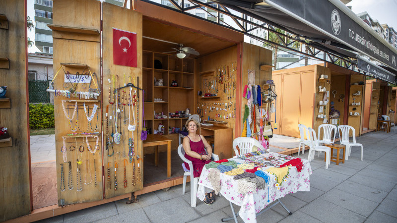 Büyükşehir Üreten Kadınların Emeğini Güçlendiriyor