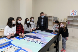 Yenişehir Belediyesi robotik kodlama eğitimlerini başlattı