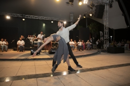 Mersin'de Aşk Olsun Müzikli Oyun Gösterisi Nefes Kesti