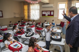 Minik Öğrencilerin İlk Çantaları Mersin Büyükşehir'den