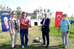 Akdeniz Belediyesi, Kuş, Kedi ve Köpek Evleri ile Mama Dağıttı