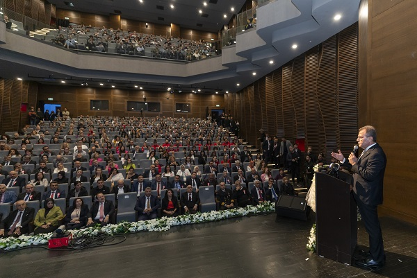 Başkan Vahap Seçer, Öğretmenler Günü Etkinliğine Katıldı
