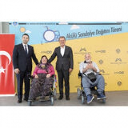 ÇİMSA’dan engelli bireylere akülü sandalye desteği