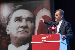 CHP Mersin İl Kongresine Vahap Seçer Damga Vurdu