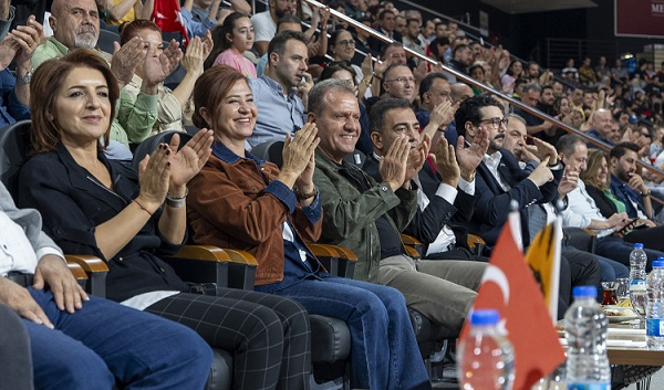 MSK’den Mersinliler'e Cumhuriyet Bayramı Armağanı:97-88