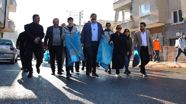 Toroslar Temizlik Ekip ve Elamanlarını Güçlendiriyor 