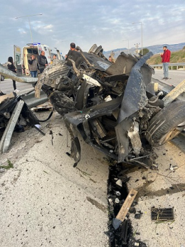 Tarsus Mersin Yolunda Kaza 1 ölü 3 yaralı