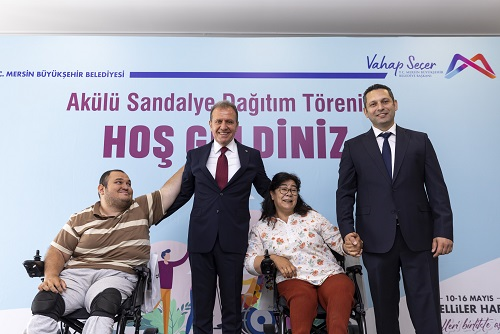 Başkan Seçer, Akülü Sandalye Dağıttı