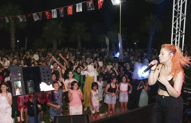 Mersin'in Dört Bir Yanı Şenlik Alanı