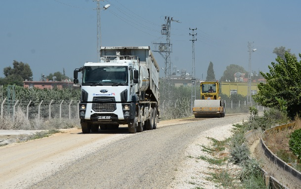Büyükşehir, Tarsus'ta Tüm Yolları Asfaltlıyor