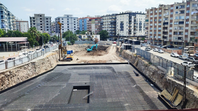Tarsus’un İlk ve Tek Fore Kazıklı Ticaret Merkezi Alıcı Center'ın İnşaatına başlandı 
