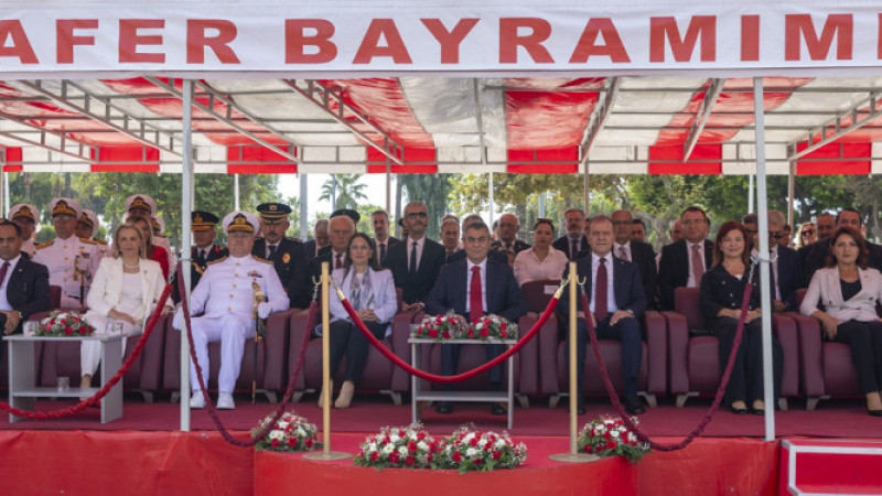 Başkan Seçer ve Meral Seçer 30  Ağustos Zafer Bayramına Katıldı