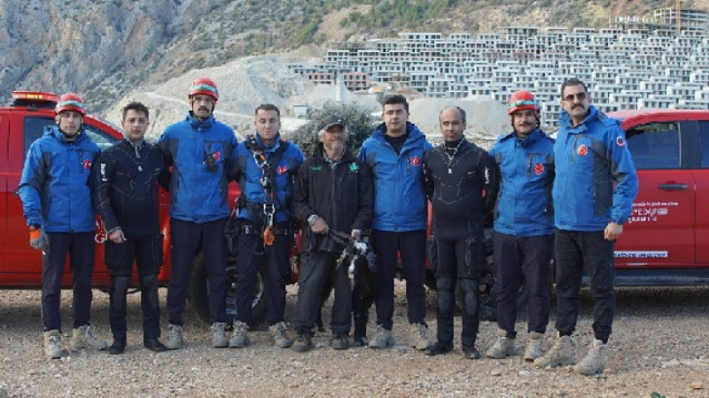 Mersin Büyükşehir İtfaiyesi'nden Nefes Kesen Operasyon