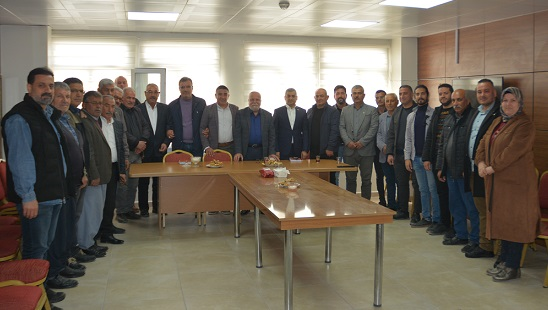 Ali Uyan, Büyükşehir Bürokratlarıyla Tarsus Muhtarlar Derneği'ne Çıkartma Yaptı/Tarsus Haber