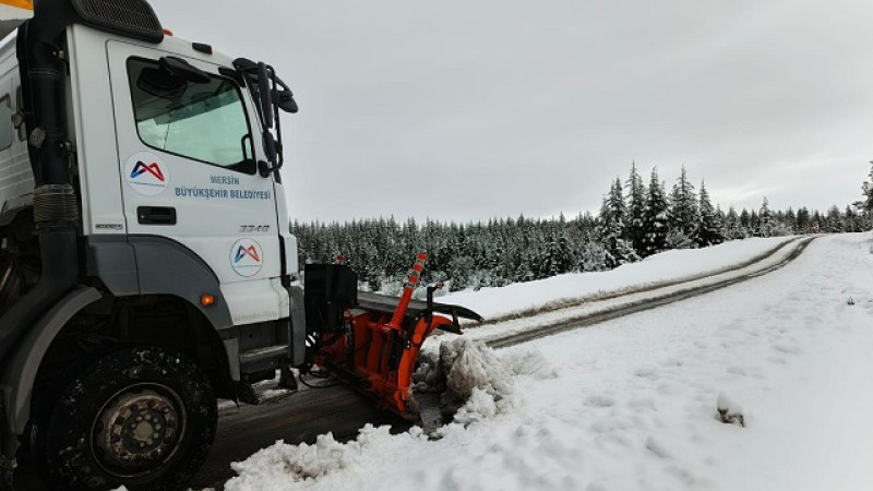 Büyükşehir Ekiplerinin Kar'la Mücadelesi Hız Kesmiyor