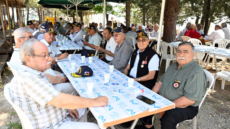Büyükşehir Belediyesi Şehit ve Gazi Babalarını Darısekisi'nde Buluşturdu